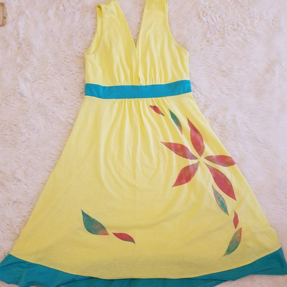 DUO Boutique yellow sundres